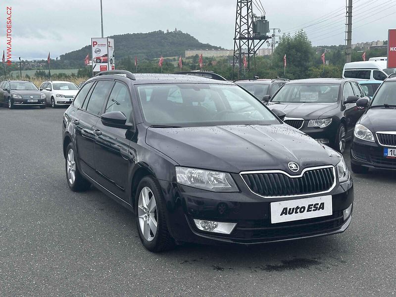 Škoda Octavia (2015) 1.2 TSi, Ambition, park. - fotografie inzerátu