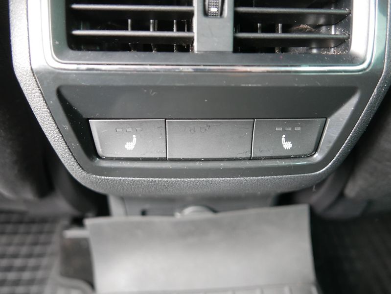 Škoda Karoq 2,0 TDI Tour 4x4 Automat - fotka 19 z 34