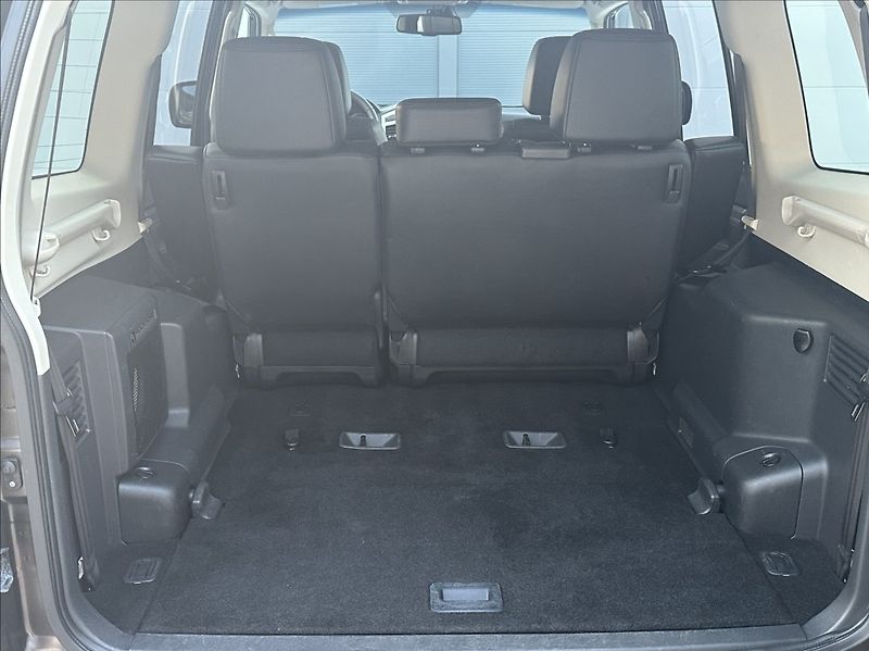 Mitsubishi Pajero 3,2 DI-D 190PS  Instyle-7 4x4 - fotka 44 z 54
