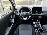 Hyundai i30 1,5 T DCT  WG FL Family Climat - náhled 16