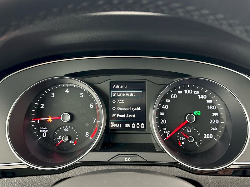 Volkswagen Passat (2023) Business 2.0 TSI 140kW DSG - fotka 10 z 29