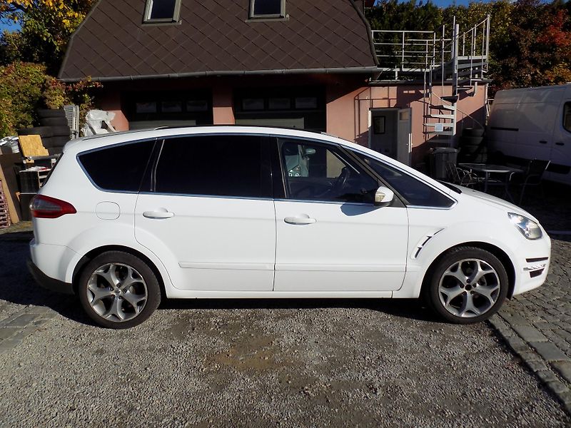 Ford S-MAX 2,0  TDCI 103KW TITAN FACELIFT - fotka 7 z 47