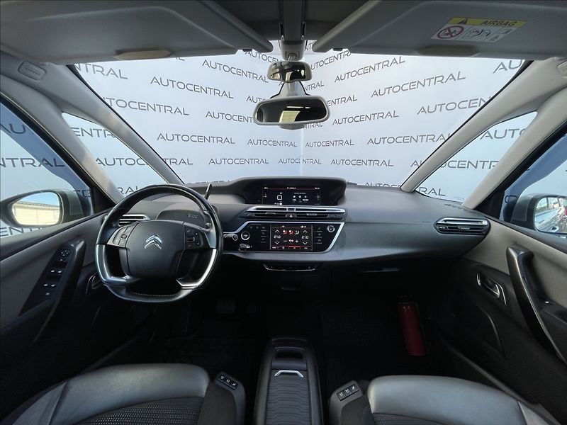 Citroën C4 Picasso 1,6 i,121kW,7míst - fotka 19 z 31