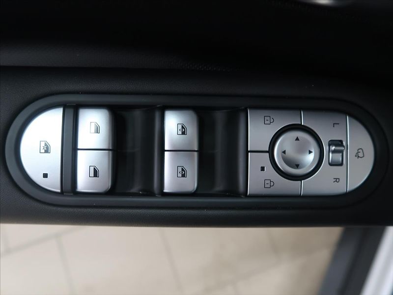 Hyundai Ioniq 5 Dynamiq Zánovní SOH 97,6% - fotka 16 z 35