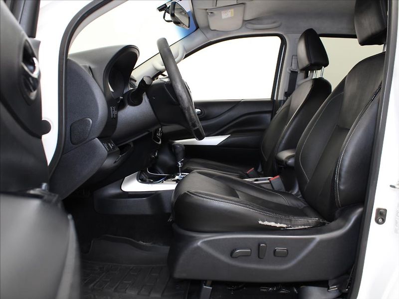 Nissan Navara 2,3 dCi 140kW AT Tekna 1.maj. - fotka 6 z 27