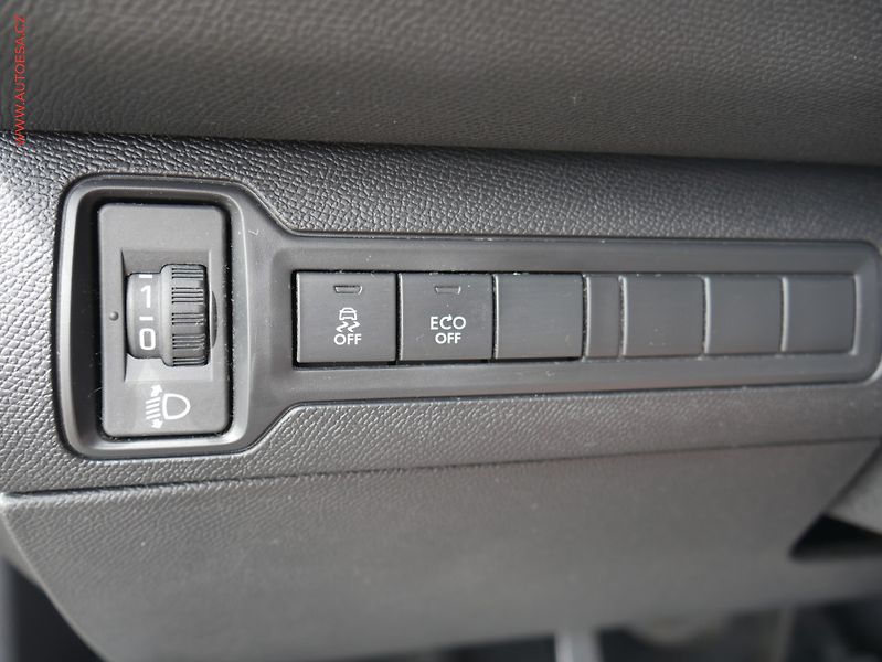 Peugeot 308 (2016) 1.6HDI, navi, autoAC - fotka 13 z 18