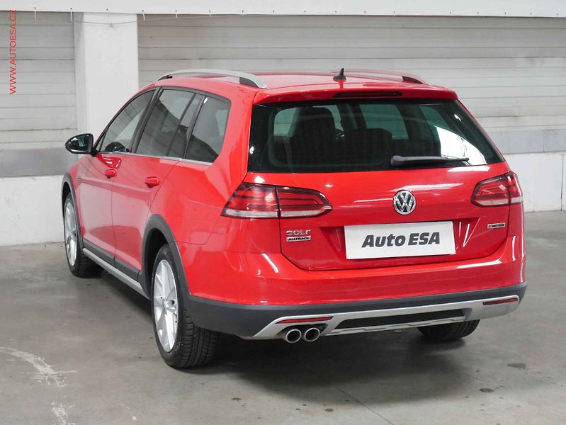 Volkswagen Golf (2017) 2.0TDi 4x4, DSG, LED, navi - fotka 4 z 21