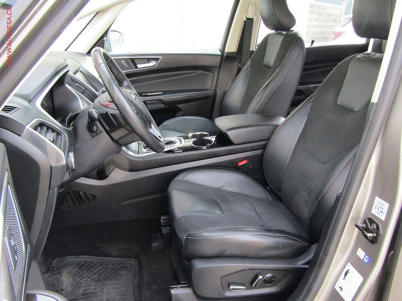 Ford S-MAX (2016) 2.0 TDCi 4x4, Titanium, AT - fotka 9 z 20