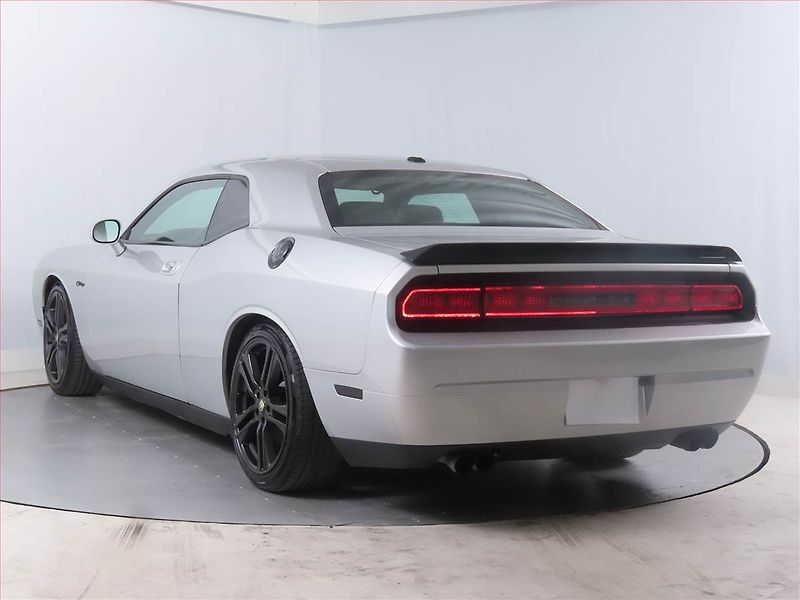 Dodge Challenger (2009) 3.5 V6, Automat, Kůže - fotka 4 z 15