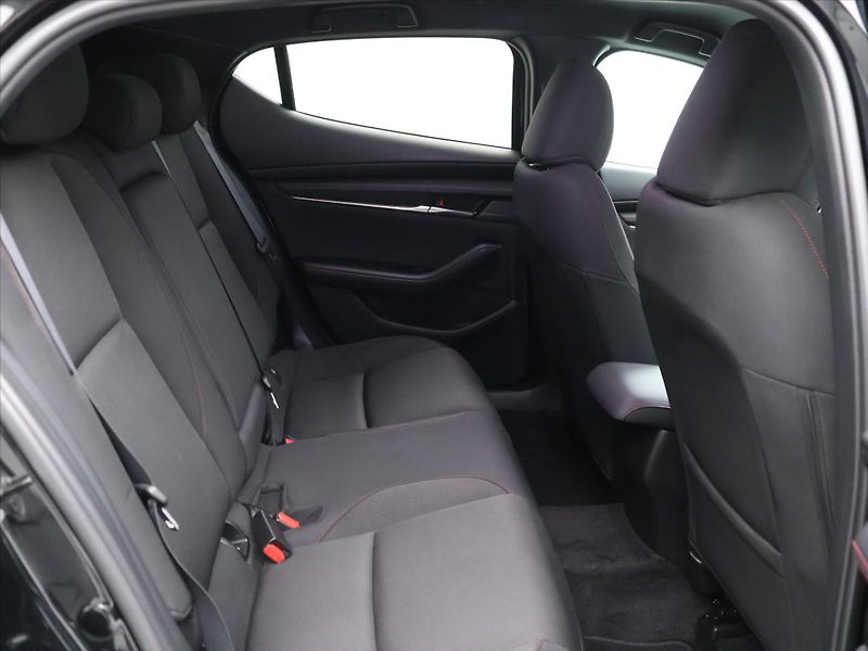 Mazda 3 2.0 eSkyactive-G122 Homura Aut - fotka 12 z 31