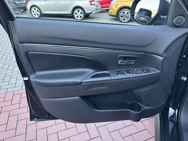 Mitsubishi ASX (2021) 2.0i Mivec Automat LED Kamera - fotka 26 z 50