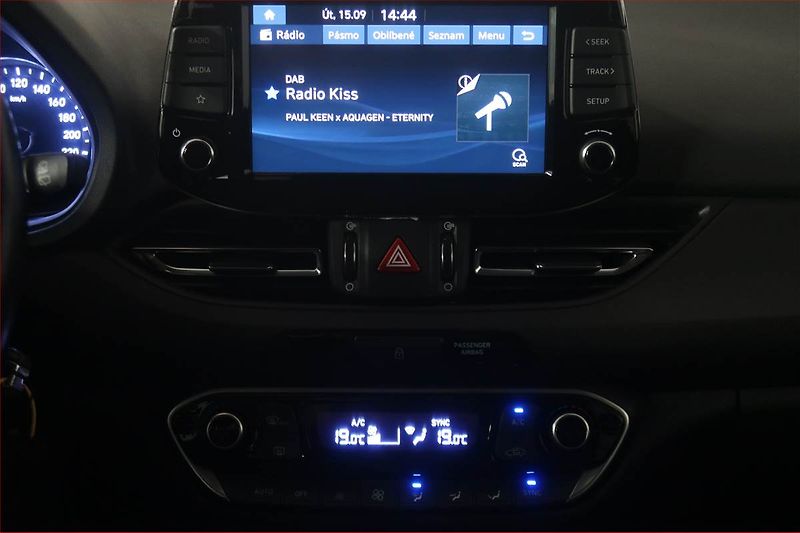 Hyundai i30 (2021) 1.5 T-GDI MHEV, ČR,1.maj - fotka 12 z 17