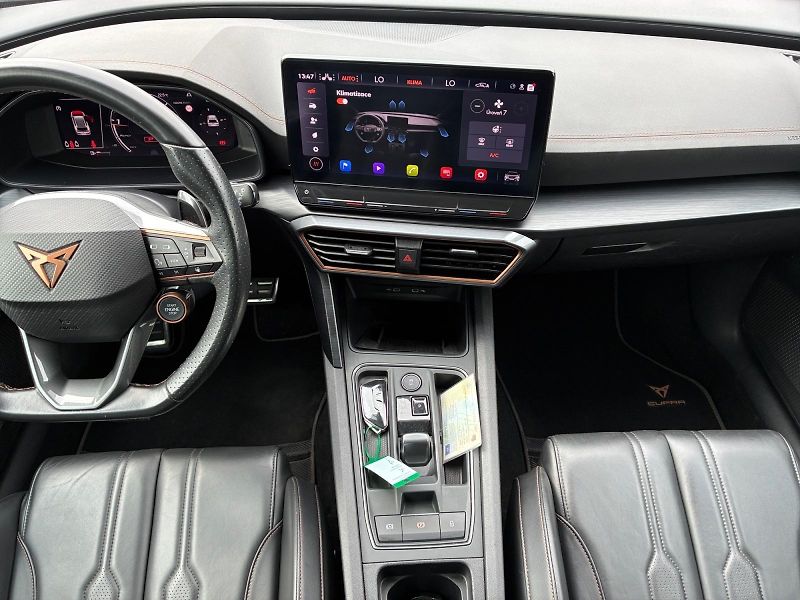 Cupra Formentor (2023) VZ5 2.5TSI 287kW DSG CZ DPH - fotka 10 z 11
