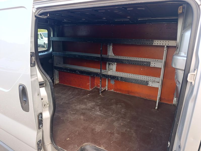 Renault Trafic (2007) 2.0 DCi long,klima,zahrádka,TZ - fotka 14 z 17