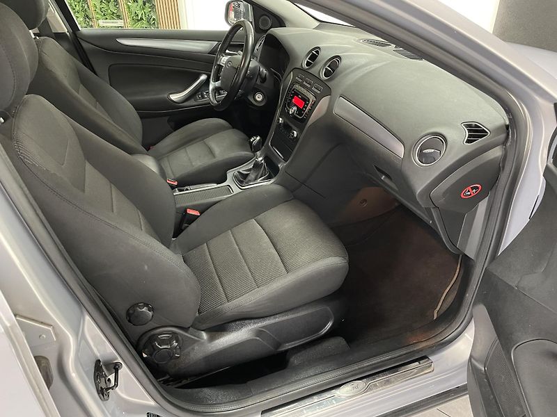 Ford Mondeo 1.6 i 118kW ČR SERVISKA  - fotka 14 z 25