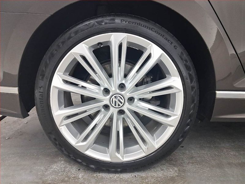 Volkswagen Passat (2016) R-Line 2.0 BiTDI, 4X4 - fotka 15 z 17