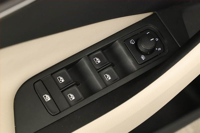 Škoda Kamiq (2020) 1.0 TSI - fotka 16 z 20