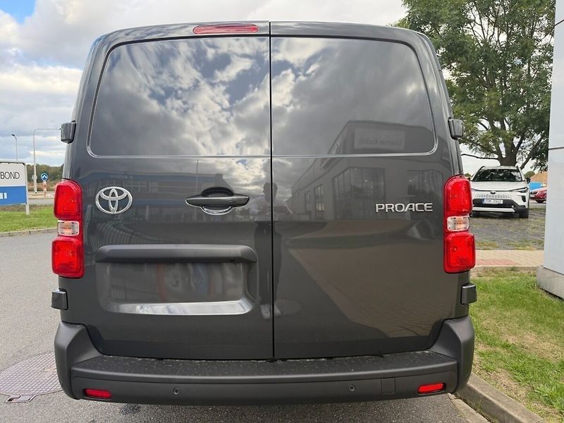 Toyota ProAce L2 2.2L Diesel 150k 6MT Crew C - fotka 5 z 10