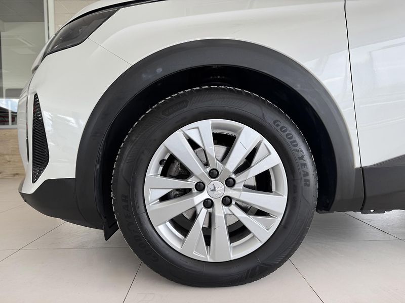Peugeot 5008 1,2PT AUT*96kW*REZERVACE! - fotka 34 z 35