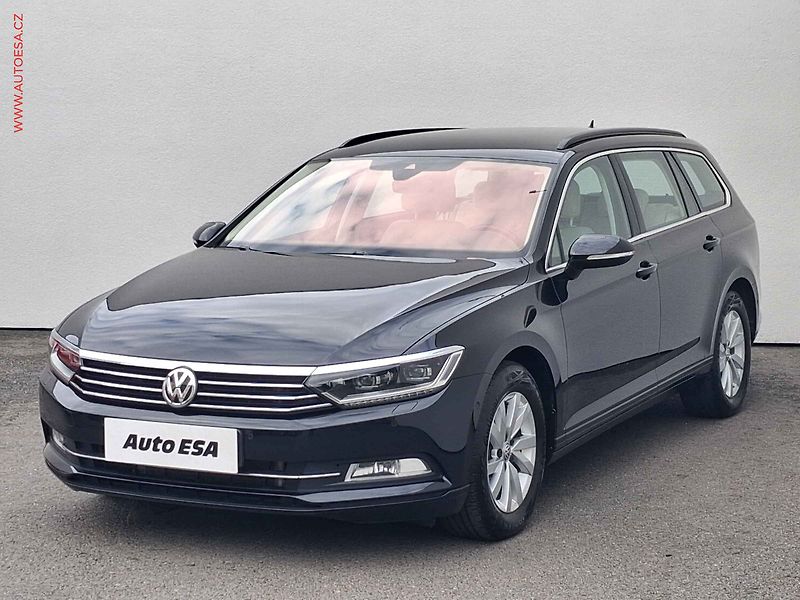 Volkswagen Passat (2019) 2.0 TDi, Comfortline, DSG - fotka 3 z 19