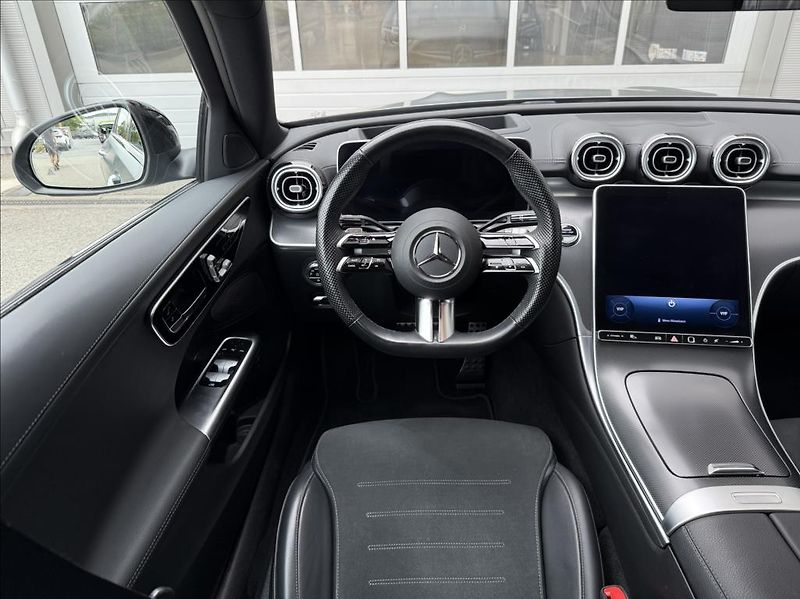 Mercedes-Benz Třídy C AMG Paket  C 300 4MATIC - fotka 15 z 24