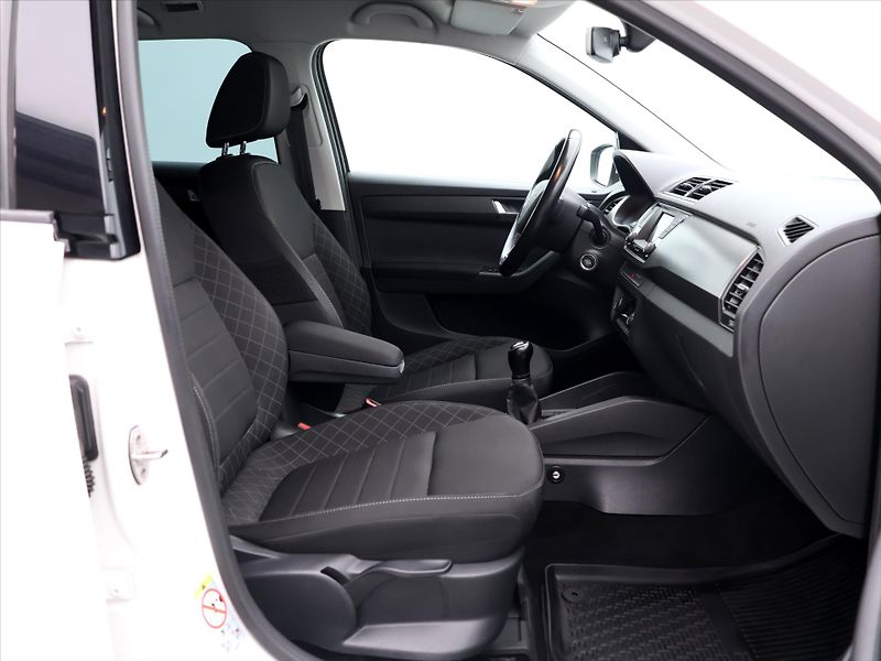 Škoda Fabia 1.0 TSI 70kW Style CZ - fotka 11 z 33