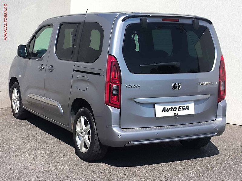 Toyota ProAce City Verso (2022) 1.5D-4D, ČR - fotka 6 z 19
