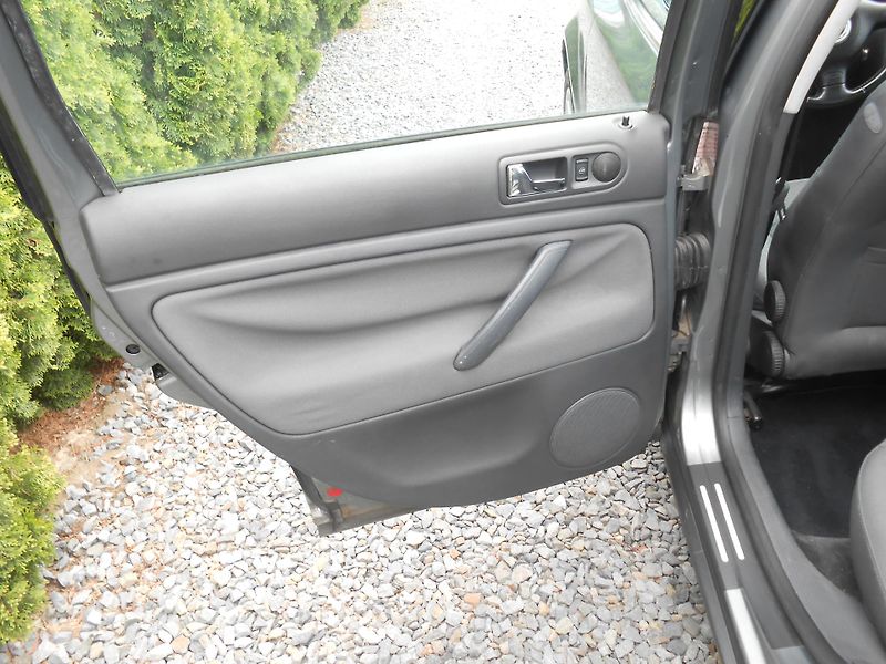 Volkswagen Passat 1.9TDi,96KW,KLIMA,207TKm - fotka 12 z 21