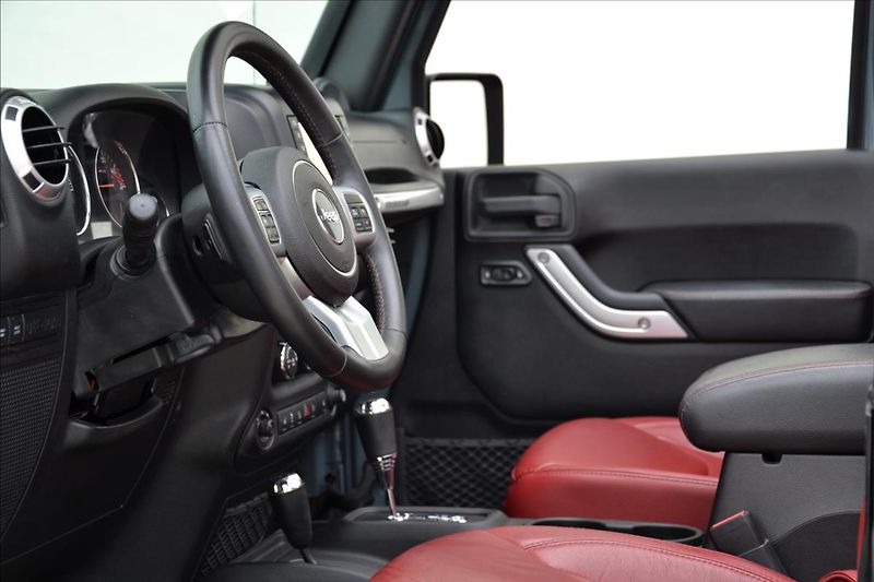 Jeep Wrangler 2.8 CRD/10th-Anniversary/CZ - fotka 21 z 49