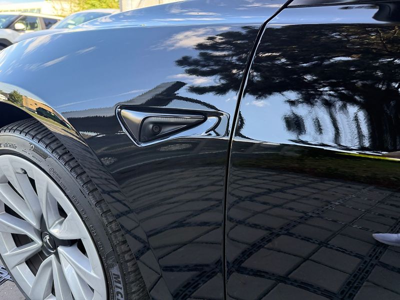Tesla Model 3 Long Range AWD - fotka 7 z 38