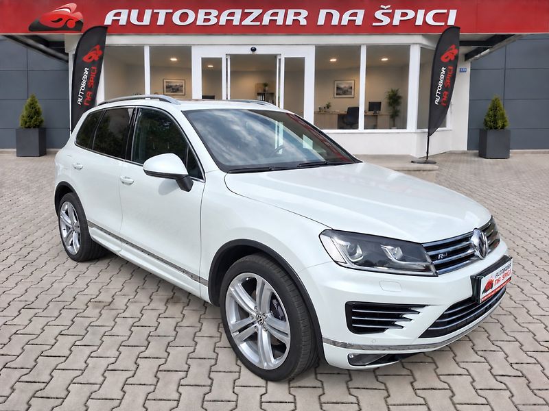 Volkswagen Touareg (2015) 4.2TDI 250kW R-LINE -ČR - fotka 2 z 48