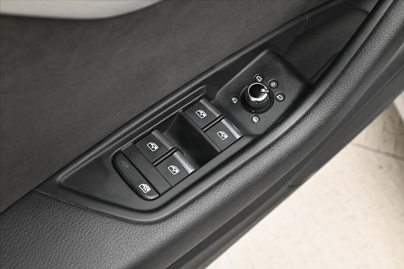 Audi A5 2,0 45TFSI 180kW 4x4 Sportback - fotka 25 z 31