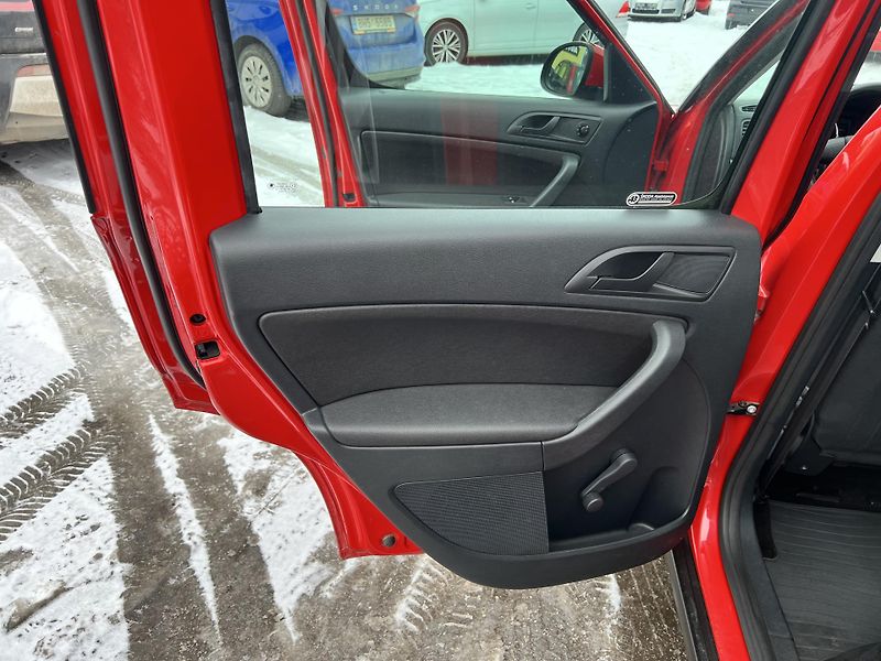 Škoda Yeti 1.2TSI 77KW,1MAJ,TZ,KLIMA,CZ - fotka 15 z 41
