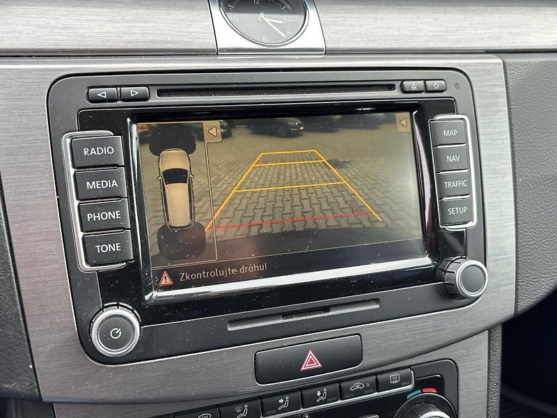 Volkswagen Passat DSG COMFORTLINE - fotka 19 z 26