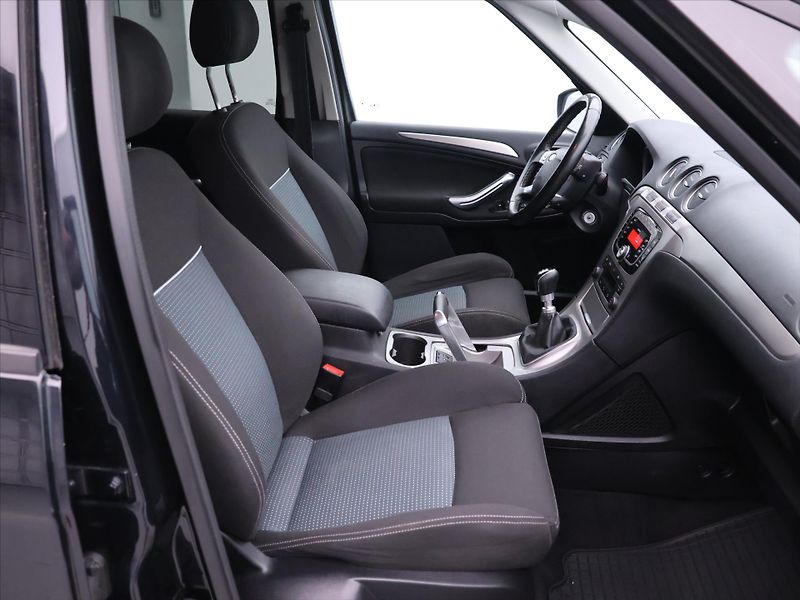 Ford S-MAX 2,0 TDCI 103kW Aut.klima - fotka 12 z 27