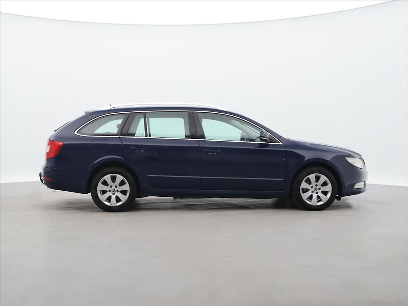 Škoda Superb 2,0 TDI 103kW Ambition Tažné - fotka 8 z 31