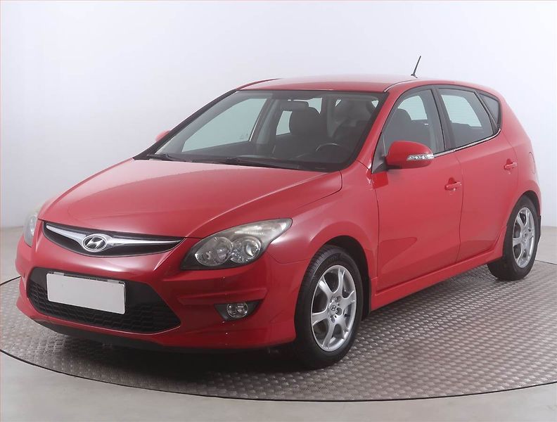 Hyundai i30 (2011) 1.6 CVVT, nová STK - fotka 2 z 14