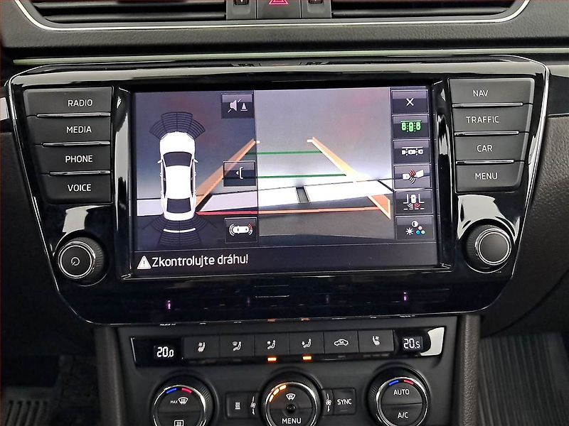 Škoda Superb (2016) Laurin&Klement 2.0 TSI, 4X4 - fotka 18 z 21