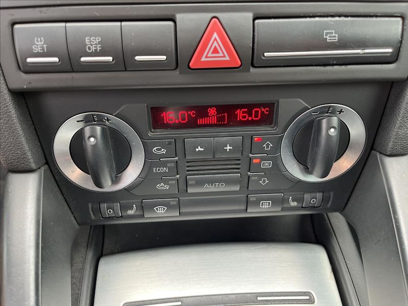Audi A3 3,2 i V6 184KW 4x4  Sportback - fotka 19 z 45