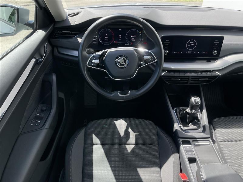 Škoda Octavia 2,0 TDI Combi Ambition Plus - fotka 7 z 22