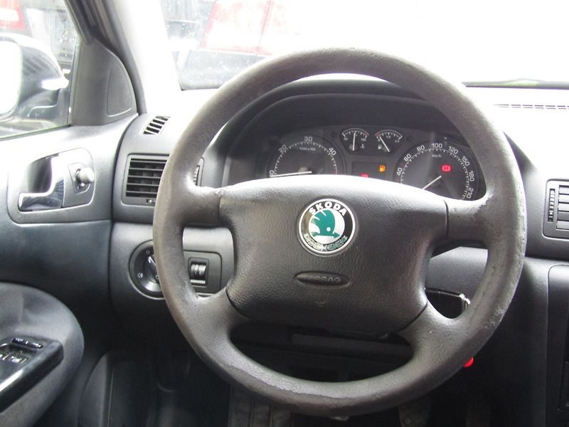 Škoda Octavia (2008) 1.9 TDI 74kW BEZ KOROZE - fotka 16 z 35