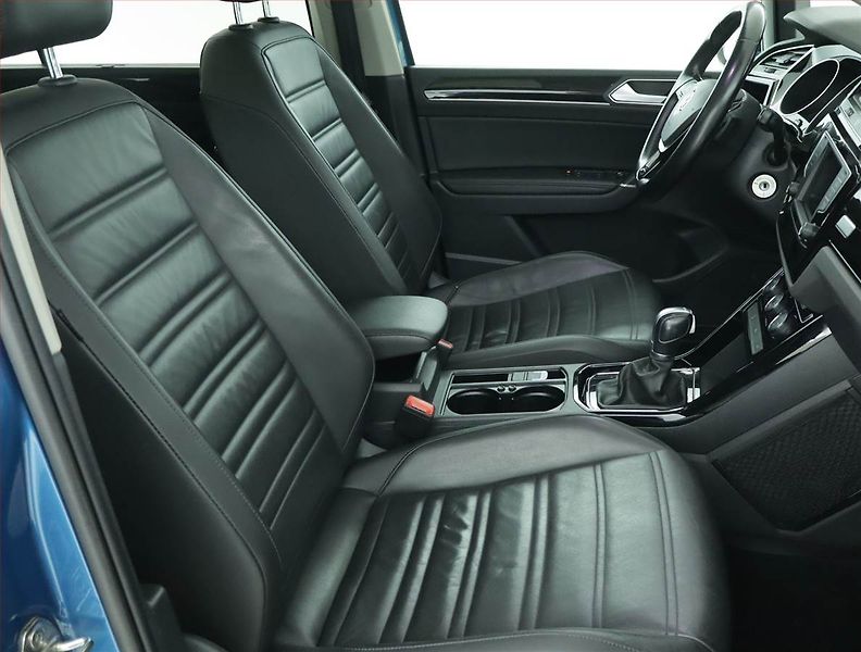 Volkswagen Touran (2016) Highline 1.4 TSI, Automat - fotka 9 z 27