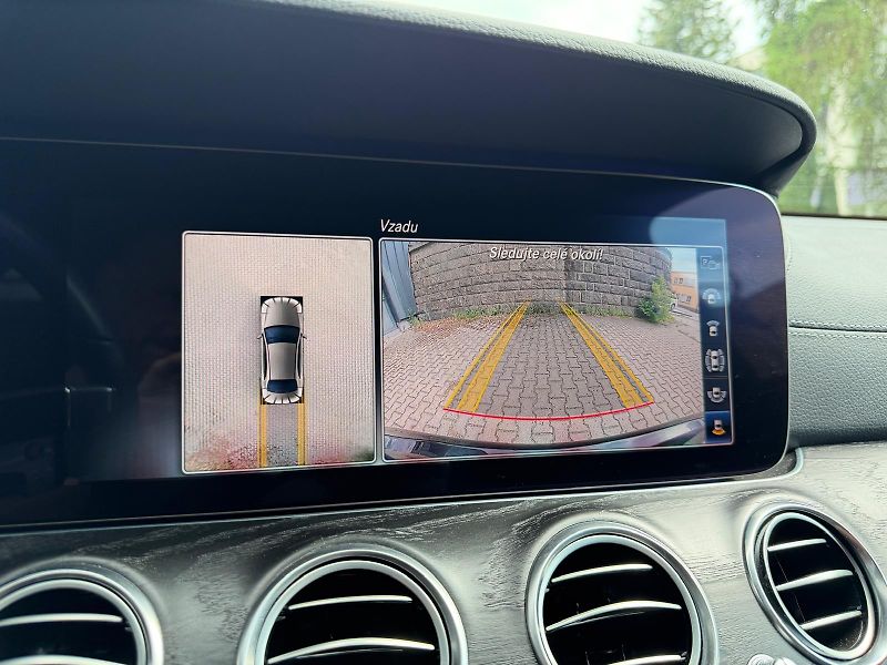Mercedes-Benz Třídy E TOP / AMG 4matic/v zimě nejeté - fotka 28 z 30