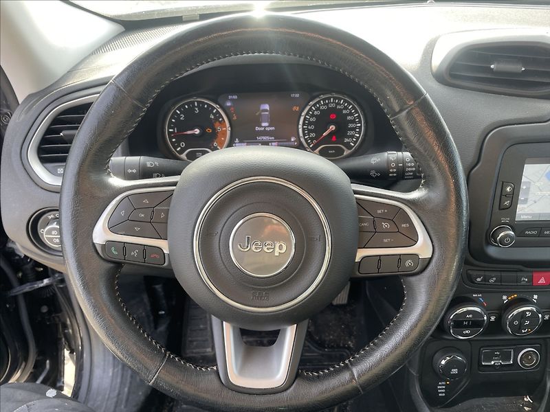 Jeep Renegade 2,0 CRD 103kw 4x4 LIMITED odp. - fotka 15 z 32