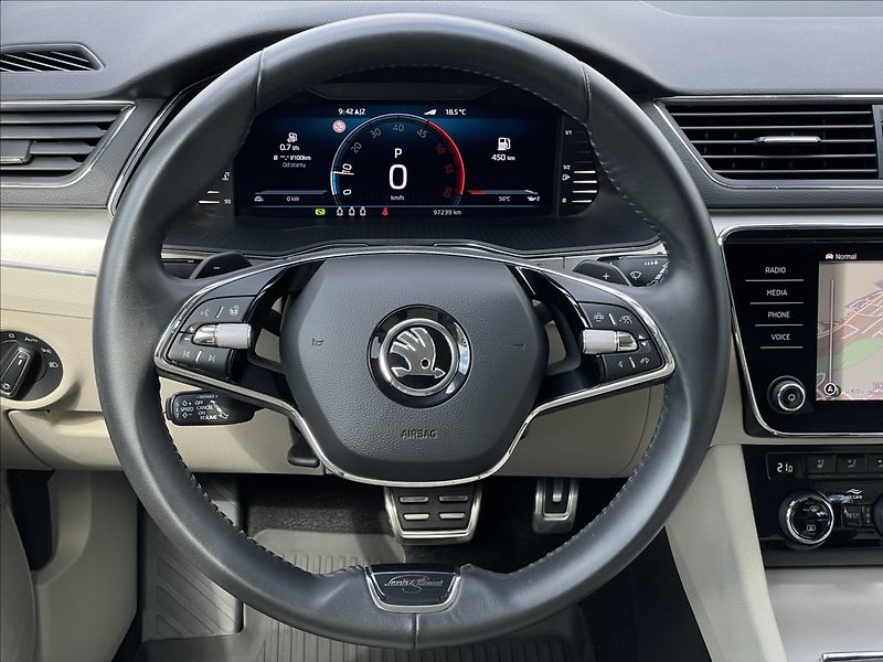 Škoda Superb 2,0 TDI DSG Combi L&K TAŽNÉ - fotka 8 z 23