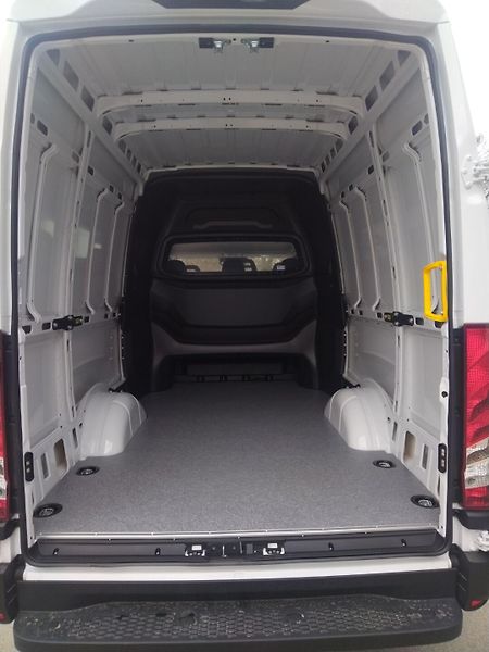 Iveco Daily (2026) 35S14 klima, 6 MÍST! - fotka 10 z 10