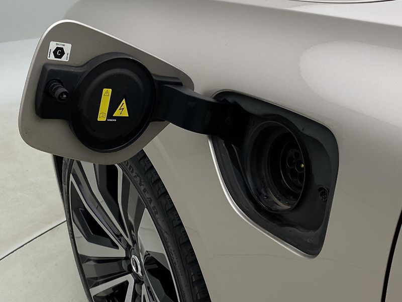 Volvo V60 T6 RECHARGE BRIGHT REZERVACE - fotka 39 z 65