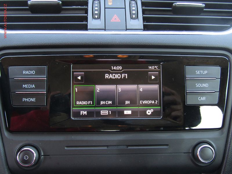 Škoda Octavia (2015) 1.6TDi, ČR, Style, DSG - fotka 15 z 18
