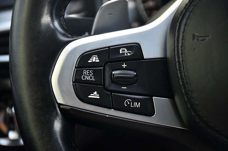 BMW Řada 5 530D M-SPORT 2xKOLA  - fotka 30 z 53