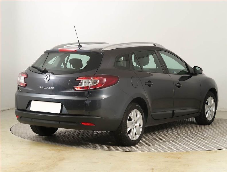Renault Mégane (2011) 1.6 16V, Tempomat - fotka 5 z 19